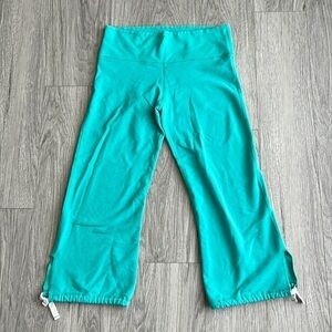 Lululemon Wide Leg Crop Turquoise Size 4